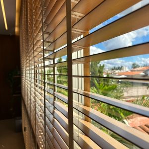 Persiana Horizontal Madeira